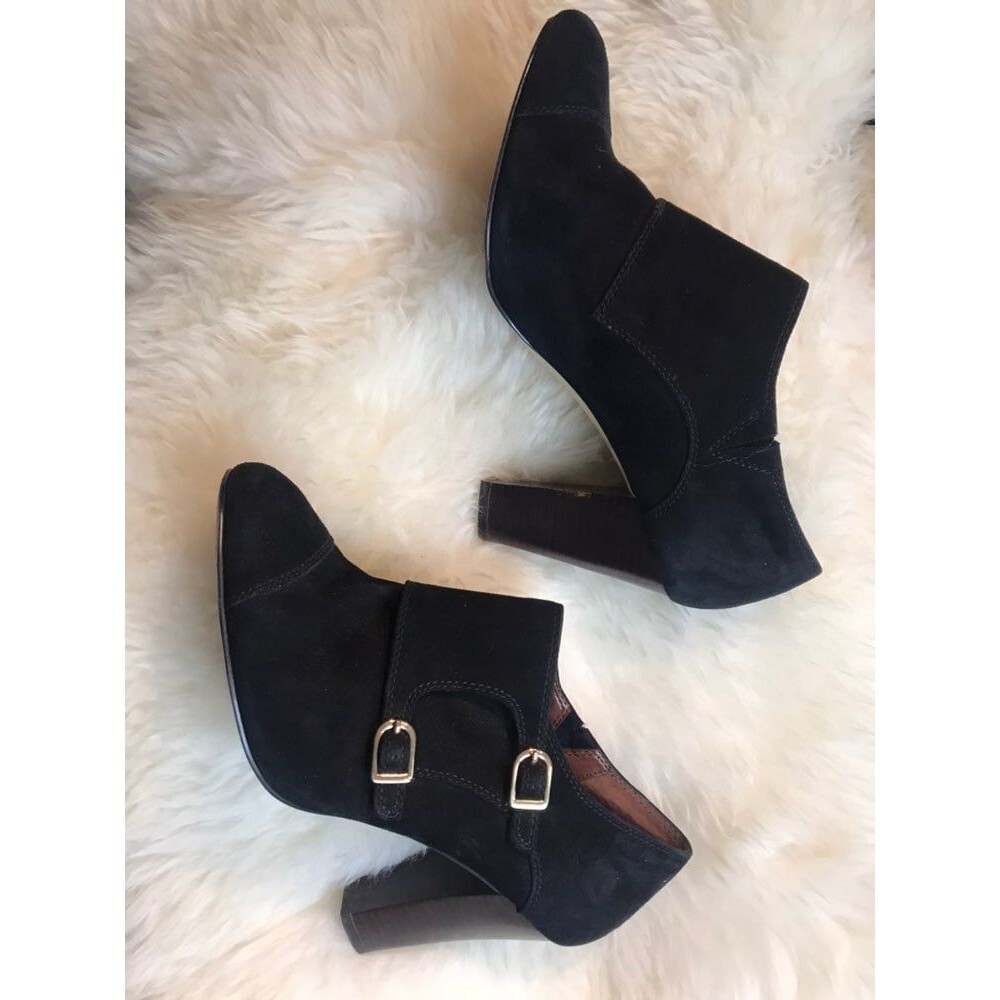 Black Banana Republic Booties